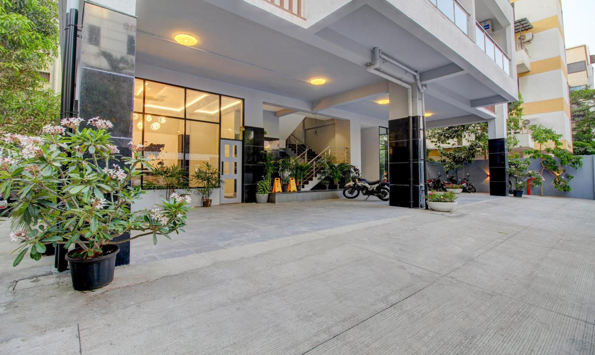 Comfort Inn Baner- Indian Nationals Only Poona Buitenkant foto